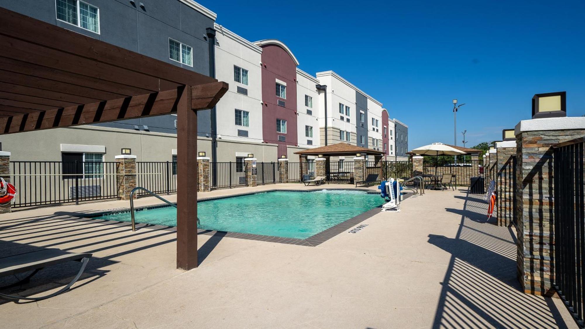 Candlewood Suites Baytown By Ihg Extérieur photo